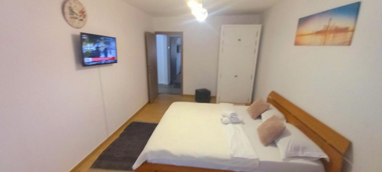 33 Coquette Apartment Baia Mare Exterior foto
